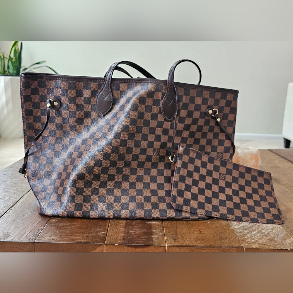 Inspired checkered large brown tote like new condition